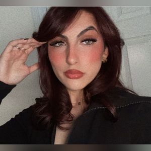 Meet your Posher, Mani!